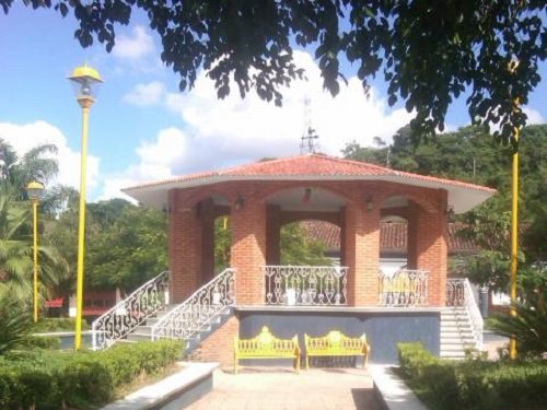 Paseo por Mexico Kiosco de Tenampulco