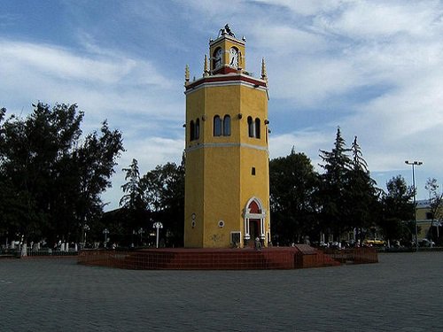 Paseo por Mexico Torre el Rollo en Tepeaca