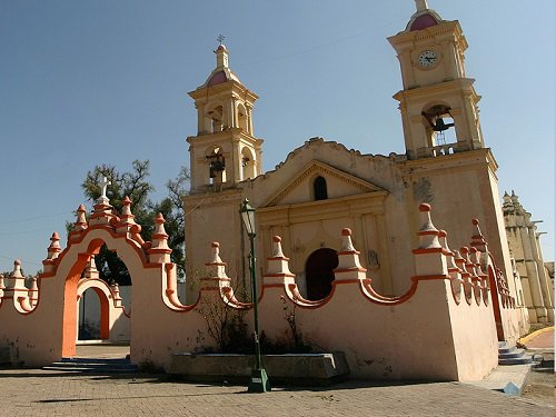 Paseo por Mexico Parroquia de San Pedro Apóstol en Tepeyahualco