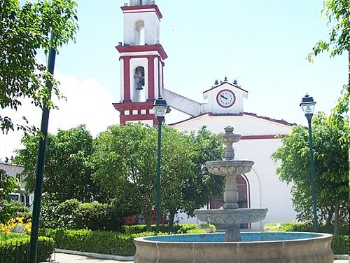 Paseo por Mexico Templo en advocación a Cristo Rey en Tlacuilotepec