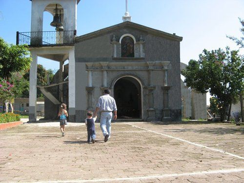 Paseo por Mexico Parroquia de Santa Ana en Tlapacoya