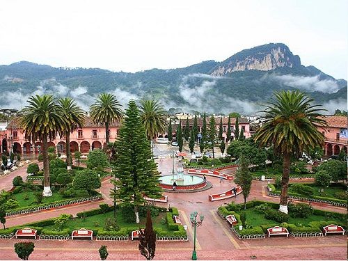 Paseo por Mexico Plaza de armas de Tlatlauquitepec