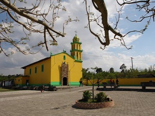 Paseo por Mexico Iglesia de Tatauzoquico en Tlatlauquitepec