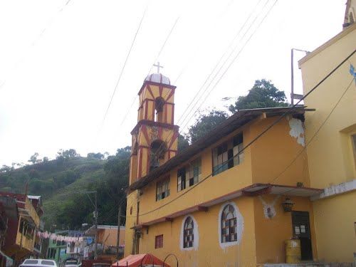 Paseo por Mexico Templo parroquial dedicado a San Agustín en Tlaxco