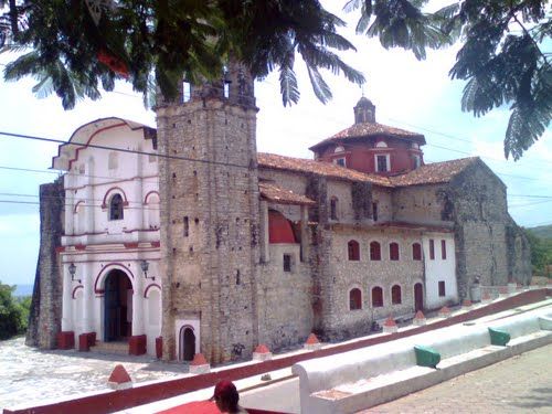 Paseo por Mexico Templo Parroquial Transfiguración del Señor en Tuzamapan de Galeana