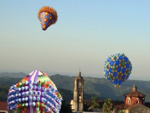 Paseo por Mexico Concurso y feria de Globos de papel en Tuzamapan de Galeana