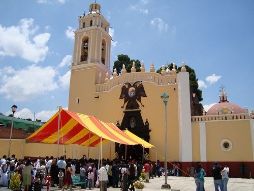 Paseo por Mexico Templo parroquial en honor a San Miguel Arcángel en Tzicatlacoyan