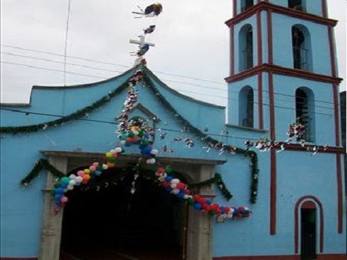 Paseo por Mexico Templo parroquial dedicado a San Martín Caballero en Xochiapulco