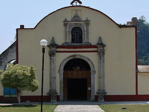 Paseo por Mexico Templo en advocación de la Virgen de la Natividad en Zapotitlán de Méndez