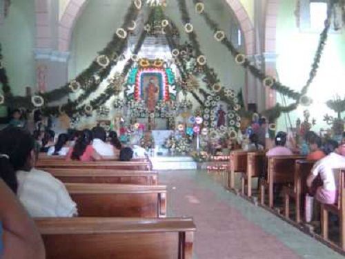 Paseo por Mexico Interior de la Iglesia de San Francisco de Asís en Zoquiapan