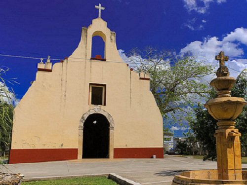 Paseo por Mexico Templo de San Joaquín en Bacalar