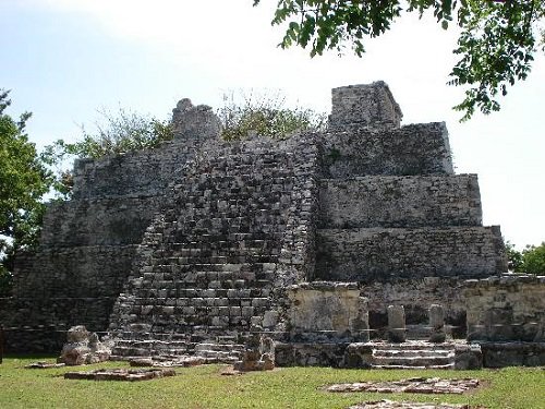 Paseo por Mexico Zona Arqueológica El Meco en Benito Juárez