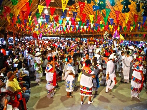 Paseo por Mexico Festival de El Cedral en Cozumel