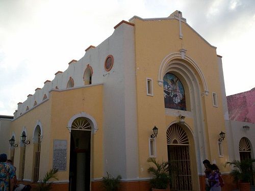 Paseo por Mexico Iglesia de San Miguel Cozumel