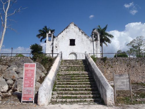 Paseo por Mexico Iglesia de San Jose Tepich en Felipe Carrillo Puerto