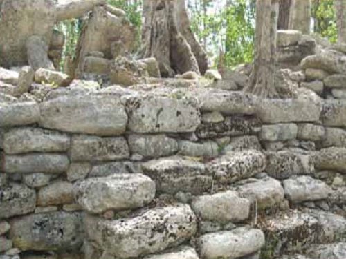 Paseo por Mexico Ruinas Arqueológicas Naranjal en Lázaro Cárdenas