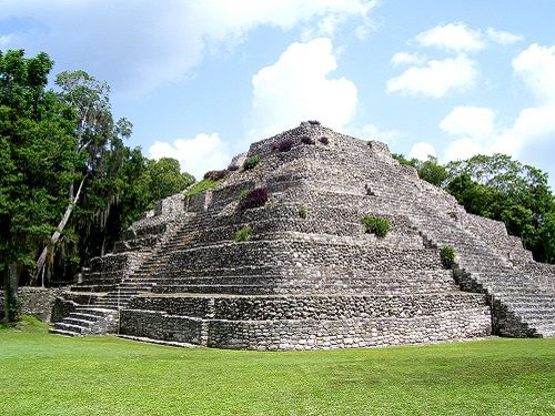 Paseo por Mexico Zona Arqueológica de Chacchobén en Othón P. Blanco