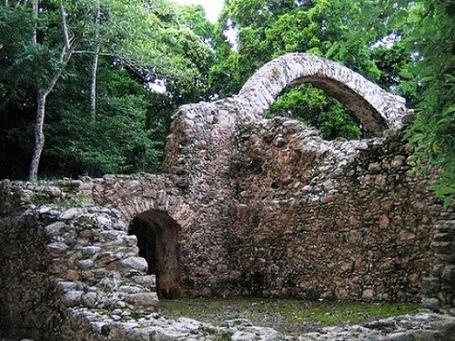 Paseo por Mexico Zona Arqueológica de Oxtankah en Othón P. Blanco