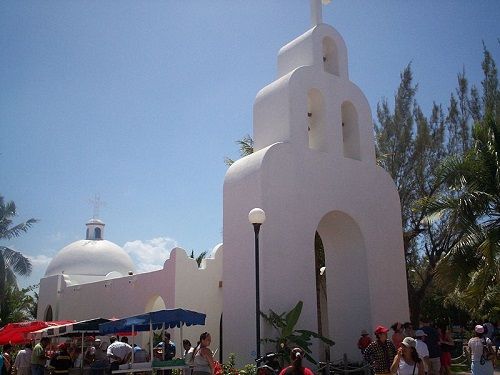 Paseo por Mexico Capilla de Nuestra Señora del Carmen en Solidaridad