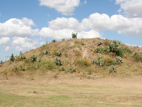 Paseo por Mexico Zona arqueológica Los Cerritos en Calpulalpan