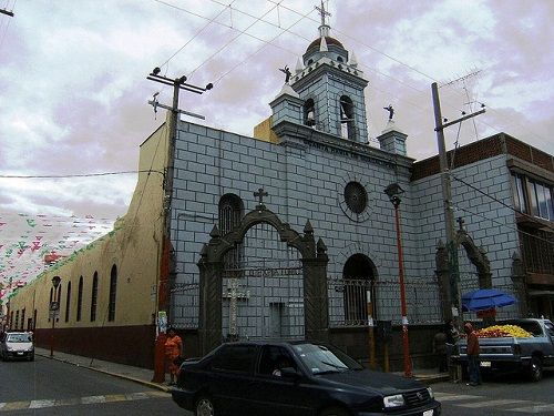 Paseo por Mexico Templo de la Virgen de Guadalupe en Chiautempan