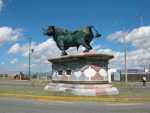 Paseo por Mexico Monumento al Toro de Huamantla