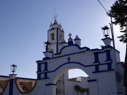 Paseo por Mexico Templo de San Mateo Apóstol en Panotla