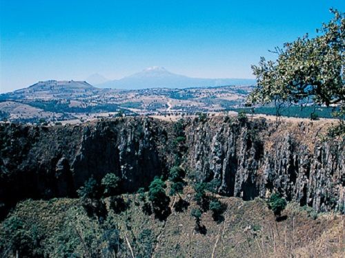 Paseo por Mexico La Hoyanca en Sanctórum de Lázaro Cárdenas