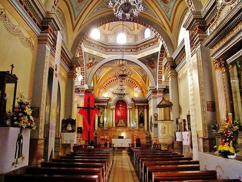 Paseo por Mexico Interior del Templo de la Santa Cruz Aquiahuac en Tetlatlahuca